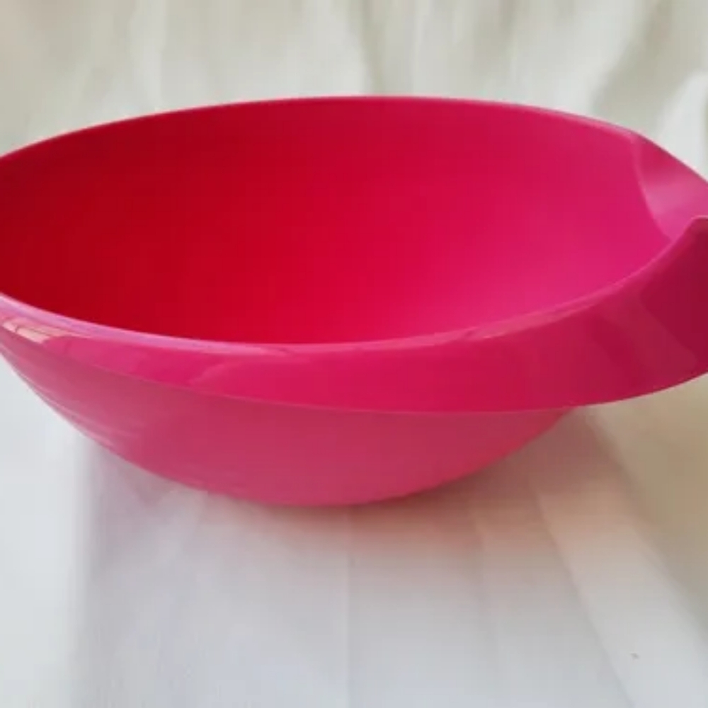 Quick Mixing Bowl Fuchsia Tupperware.